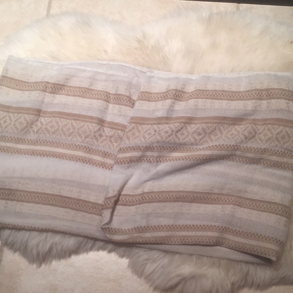 Aztec Neutral Scarf - Picture 5 of 8